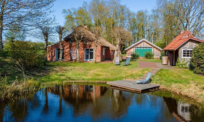 Sudbrookmerland House | Reetdach Ostfriesenhaus - Appartement/fewo, Dusche, WC, 3 Schlafräume