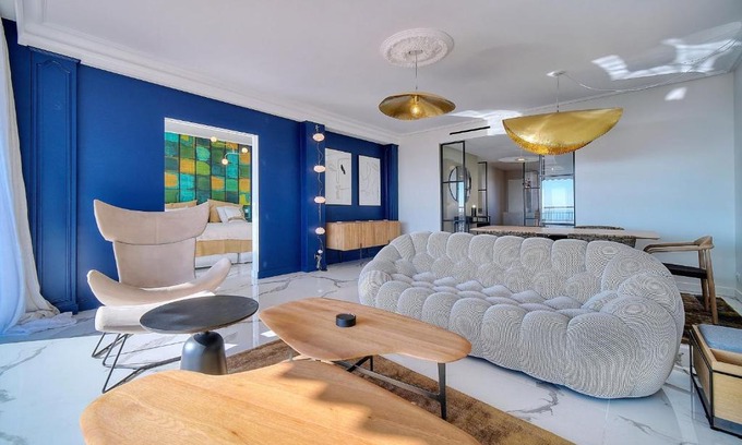 Cannes Old Town Apartment | REF 1454 - Renovated 2 bedroom apartment - City center