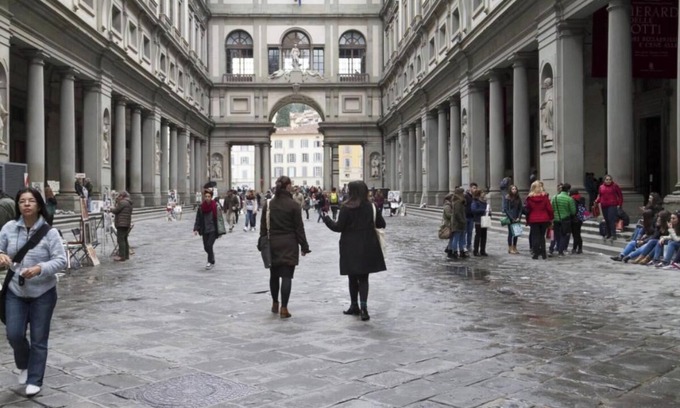 Duomo Apartment | Refined 2-Bedroom Apartment with Stunning Views in Florence's Heart