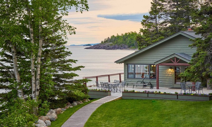 Schroeder House | 'Reflections' Cabin on Lake Superior - Near Lutsen