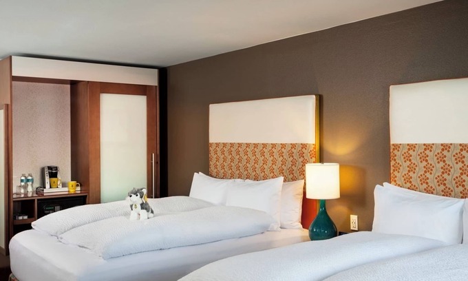 University District Hotel | Refreshing Stay, Two Queen w/Tub, Pet-Friendly, Pineapple Theme, 2 Rooms