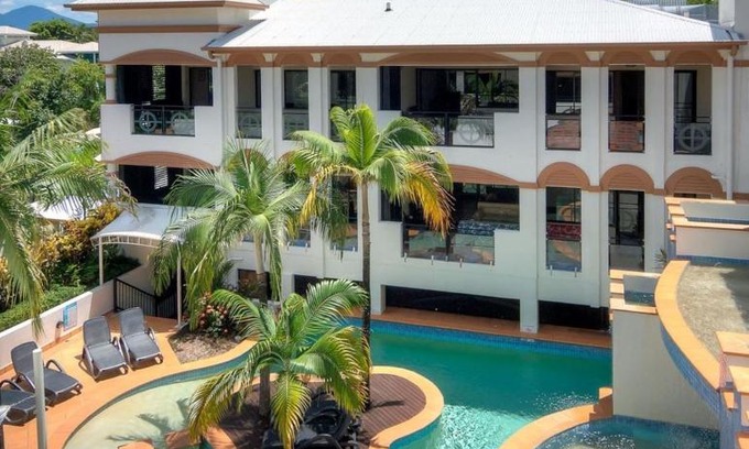 Port Douglas Apartment | REGAL 32 APARTMENT - SPA BATH - Macrossan St