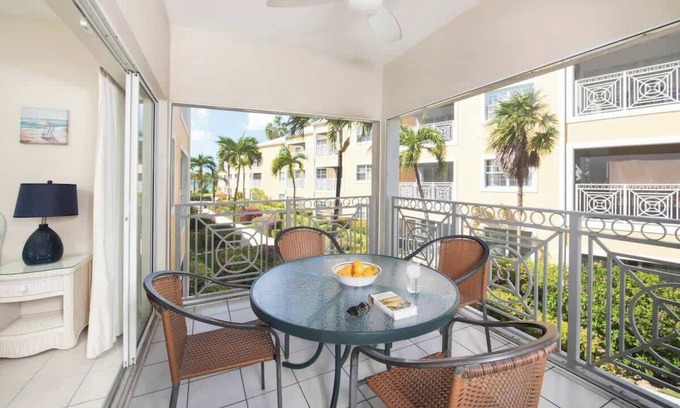 Seven Mile Beach Condo | Regal Beach Club #322 - 2BR Ocean View 7 Mile Beach