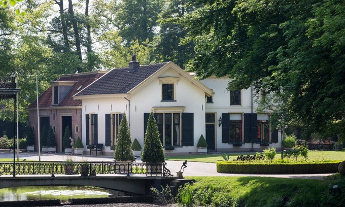 Terwolde Bed & Breakfast | Regal lodging and meetings B&B and SPA Estate Matanze hunting room
