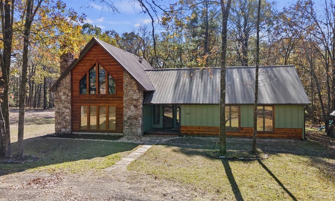 Broken Bow Cabin | Regal Raccoon - Game Room, Boat Parking, and Paved Roads!