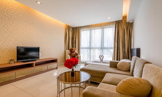 Chow Kit Apartment | Regalia Residence @ KLCC View Sky Pool by MC