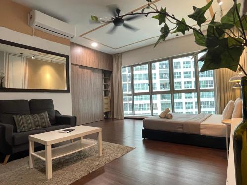 Chow Kit Apartment | Regalia Residences And Suites By The Relaxstay