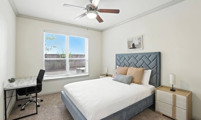 South Main Apartment | Regards At Med Center 162 I Comfy 2 Bed 2 Bath