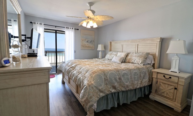Gulf Shores Condo | Regatta 203B | BEACH FRONT