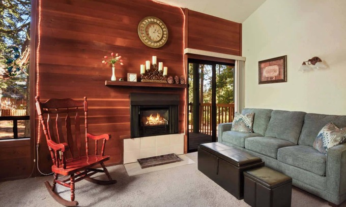 Kings Beach Condo | Regency Retreat – Studio for 2!