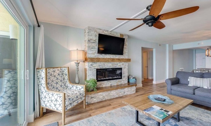 Biltmore Beach Condo | Regency Towers 1018 2 BR 2 BA