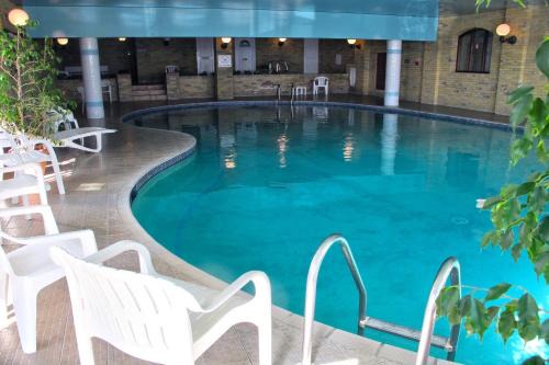 Sandown Hotel | Regent Court - Seafront, Sandown - RETURN CAR FERRY FROM 92 POUNDS