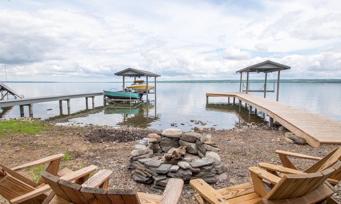 Romulus Cottage | Regina's Cottage: Relaxing Cayuga Lake Getaway - Close to Ithaca!