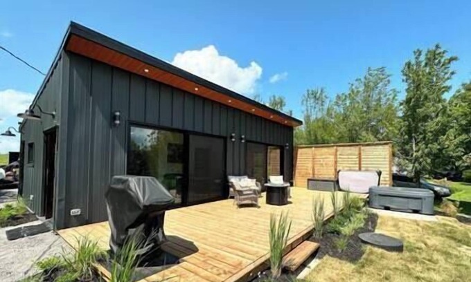 Tatamagouche House | Reid's Cove Retreat, A Modern Couple's Retreat