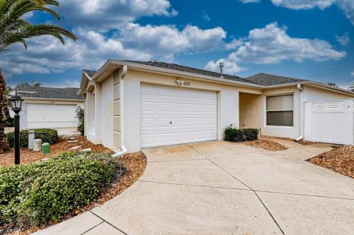 Virginia Trace House | Reidville - Patio Villa Near Sumter Landing- Villagepeople