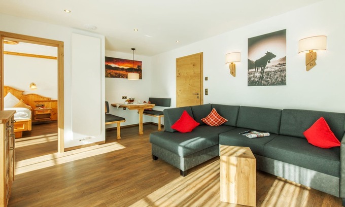 Ruhpolding Apartment | Reifelberg 45 sqm, terrace, kitchen, 1 bedroom, living room, max 3 pers, WLAN