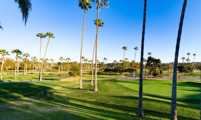 Rancho Santa Fe Hotel | Rejuvenate in Luxury Suite w/Golf Views in Rancho Santa Fe l Onsite Pool & Spa