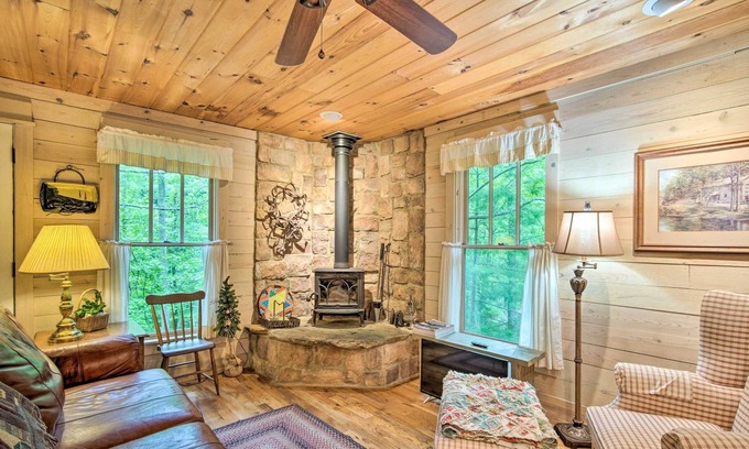 Chatsworth Cabin | Rejuvenating 'Emerson's Cabin' in Chatsworth!