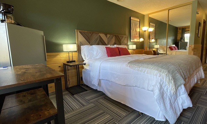 Granby Condo | Relax, Adventure, Views, Amenities +Memories (King)