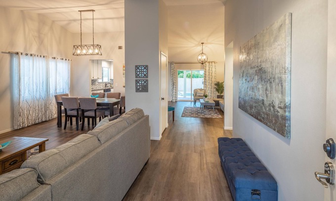 Green Valley North House | Relax and Enjoy, this lovely home, conveniently located to the strip!