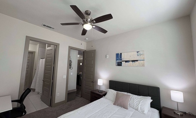12th Street Apartment | Relax at Cityline I Premium 2BR in Dallas