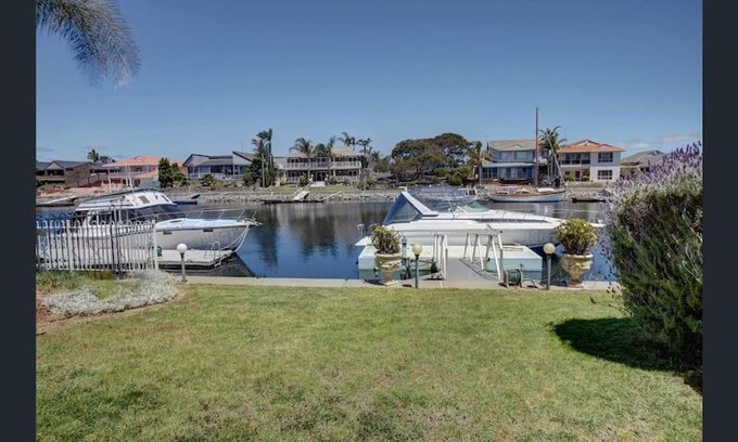Port Lincoln House | Relax at the Marina