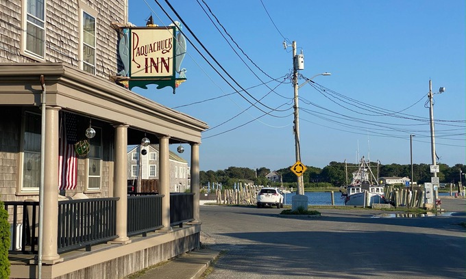 Westport Point Bed & Breakfast | Relax by the sea! Bed & Breakfast room near Horseneck State Beach