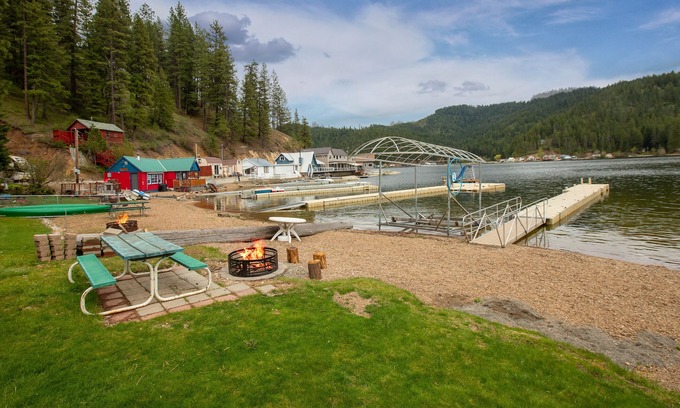 Loon Lake House | Relax @ Deer Lake Hanleys Haven