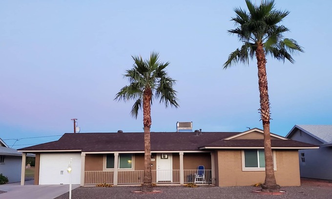 Sun City House | Relax & Enjoy the sun on the Covered Patio & Golf Course View