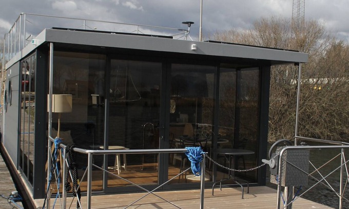 Zeewolde Boat Rental | Relax & Experience a luxury Houseboat near Harderwijk and Zeewolde
