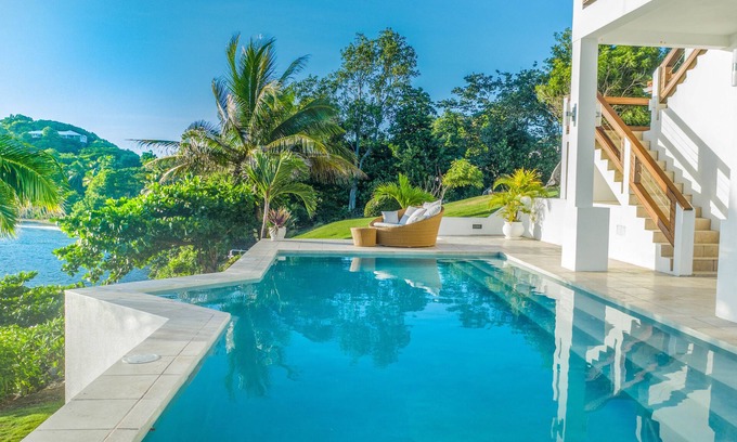 Arawak Hill Villa | Relax & Recharge -Stunning Luxury Waterfront Villa