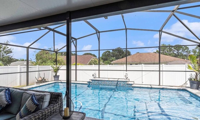 Lakeland House | Relax in Heated Saltwater Pool w/Screened Lanai