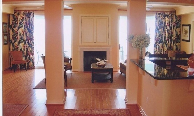 Gulf Lagoon Beach Condo | Relax in luxurious Vintage Hawaiian Decor at A Soleil Condo