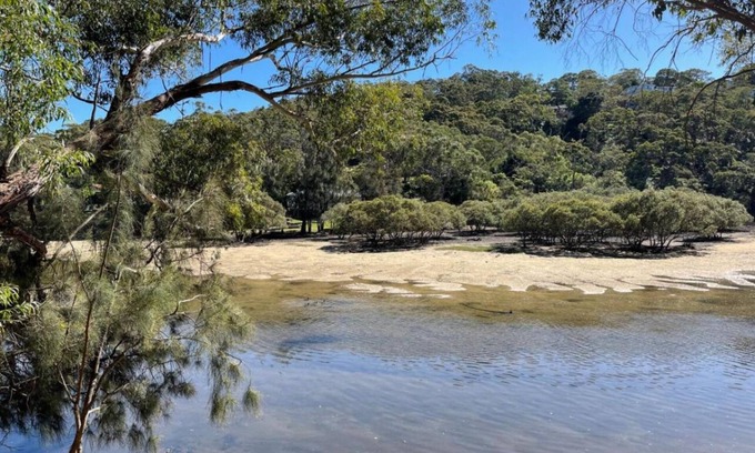 Grays Point Apartment | Relax in the sounds of nature. Bush walks nearby and city life at your doorstep.