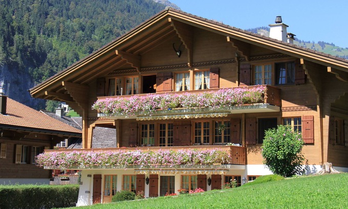 Lauterbrunnen Condo | Relax in the valley of 72 waterfalls, in the heart of the Jungfrau region