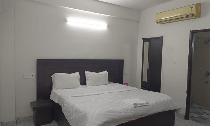 Greater Noida House | Relax Inn