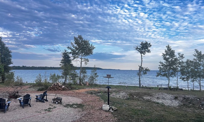 Washington Island House | Relax lakeside, watch the ferry boats go by as you listen to the waves roll in.