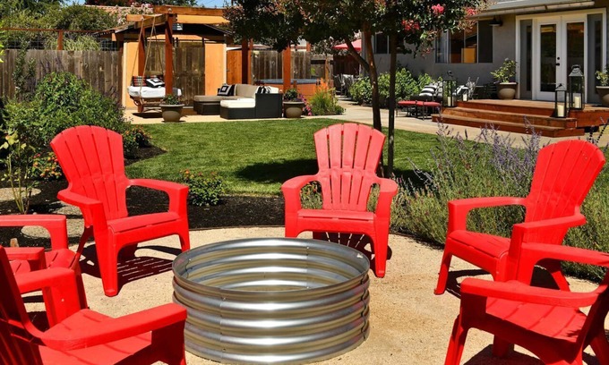 Sonoma House | Relax on hanging bed, enjoy Hot tub, fast WiFi, close to square, in the country