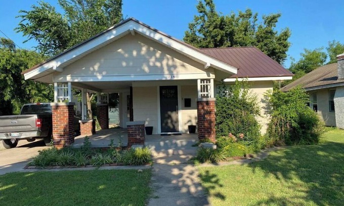 Ponca City House | Relax on Lake- cozy, spacious, and stylish