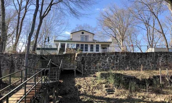 Wilburn House | Relax on the edge of Little Red @ Griffin Little Red River Cabin