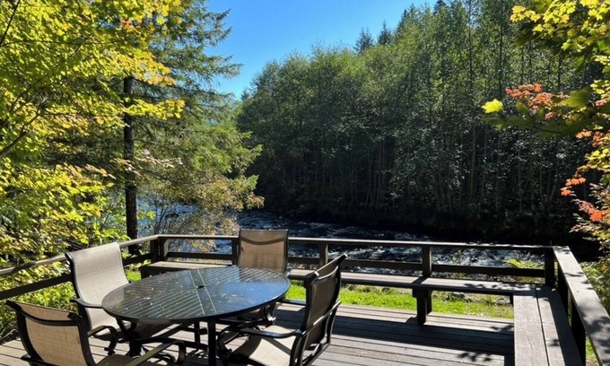 Bend House | Relax on the Zig Zag River!