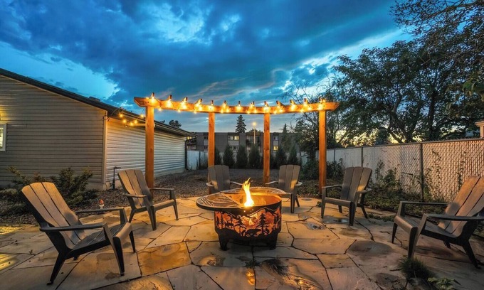 Northeast Edmonton House | Relax, recharge, and play. Just 15 mins from Downtown Edmonton