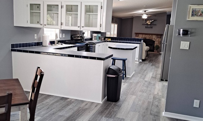 Northeast Raleigh House | Relax, Recharge, and Reconnect in Style – Modern Comfort Meets Small-Town Charmn