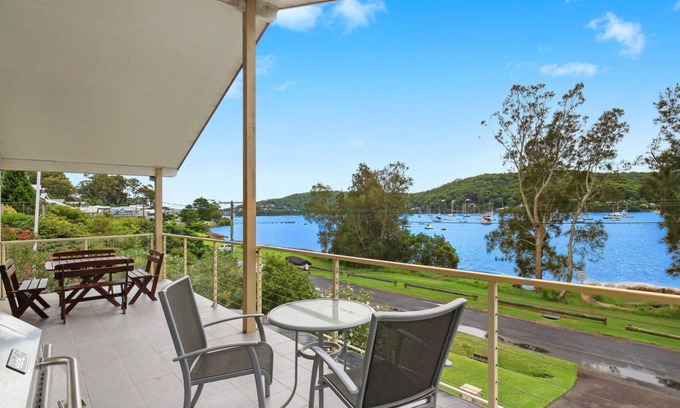 Hardys Bay House | 'Relax, Refresh, Breathe' by Accom Holidays