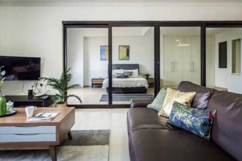 The Strand Apartment | Relax Suite Encorp Residence -Alpha IVF-Mall