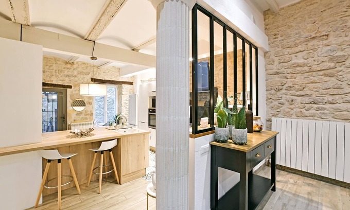 Bagnols-sur-Ceze House | Relax to the full in this beautiful vacation home with a long history.
