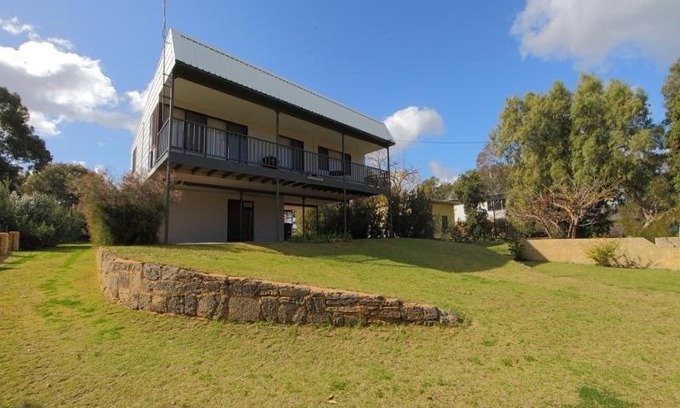 Guilderton House | Relax where the river meets the ocean