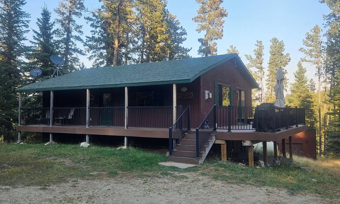 Lead House | Relax with the whole family at this peaceful place to stay.
