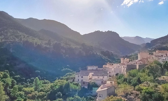 Guajar Faraguit House | Relax with your family in a small town in the mountains of southern Spain.