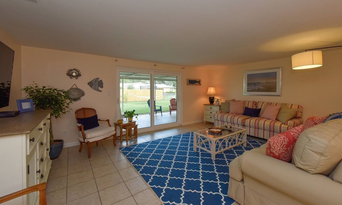 Gulf Gate Estates House | Relax year round in beautiful Sarasota